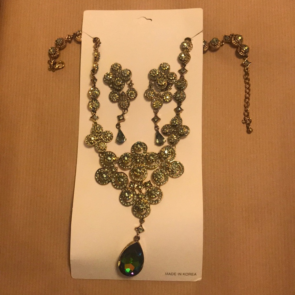 Green Art Deco crystal necklace and earring set.